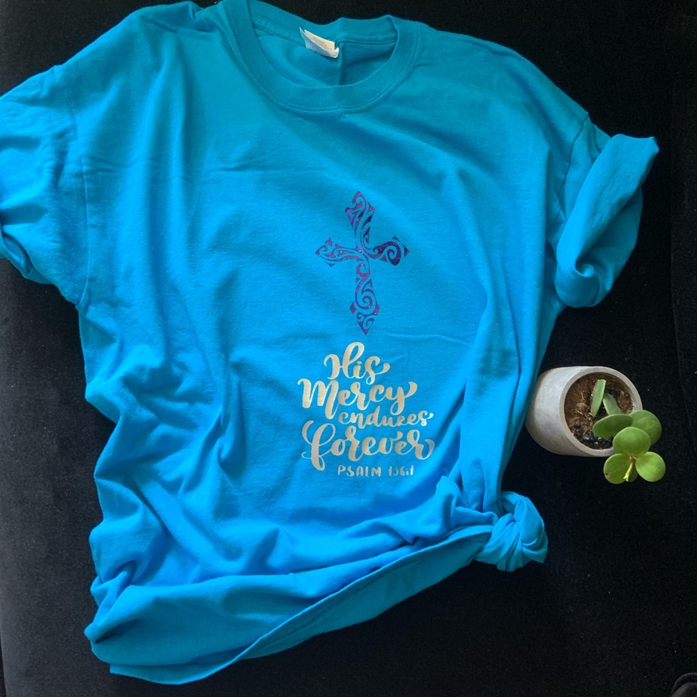“His mercy” shirt 💕✝️